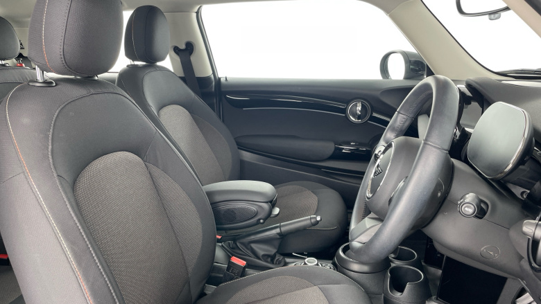 MINI Hatchback 1.5 Cooper Classic Premium 3dr Auto Petrol Hatchback